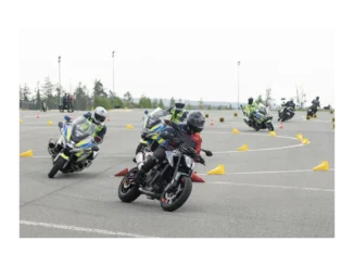 Učme se přežít: Bezpečnostní kurzy pro motorkáře